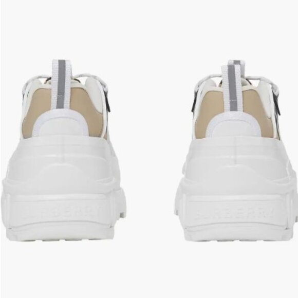 ⭐️⭐️⭐️SOLD⭐️⭐️⭐️MINT! Burberry Arthur Vintage Check & Leather Sneakers - Picture 11 of 17